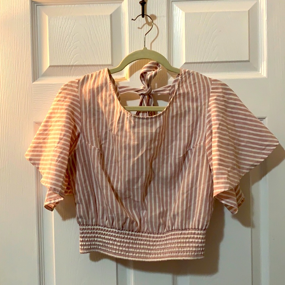 Cropped blouse w/ tie back